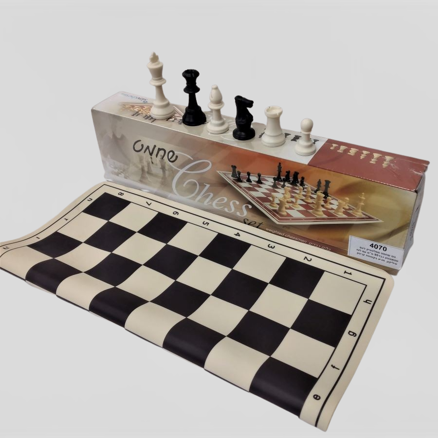 סט שחמט פלסטיק סטאונטון כבד 95 מ''מ עם  לוח סיליקון בקופסת קרטון. מק''ט 4070