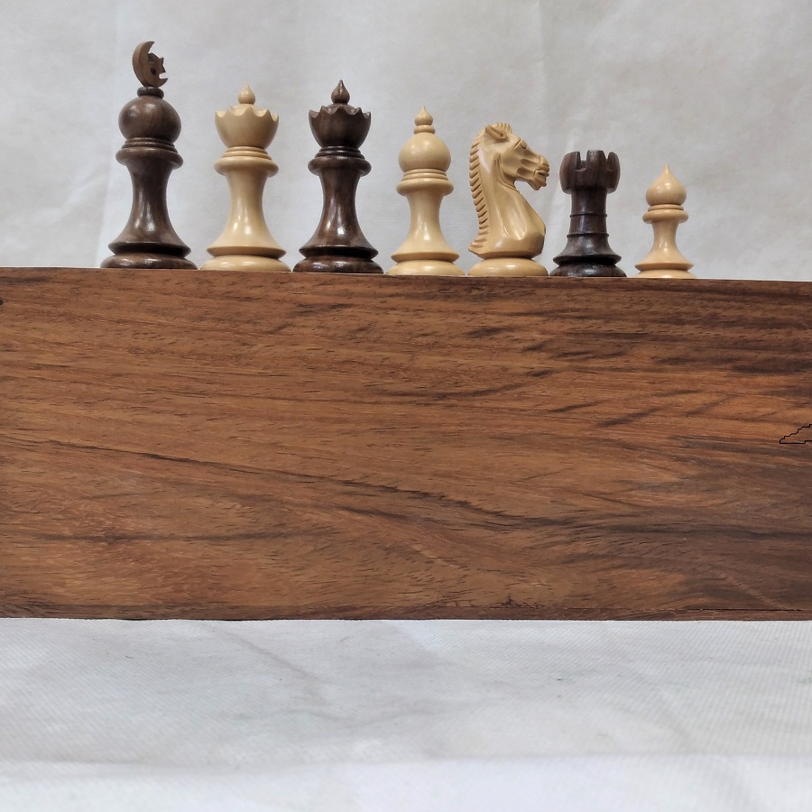 Islamic wooden chessmen 95 mm in sheesham/boxwood
