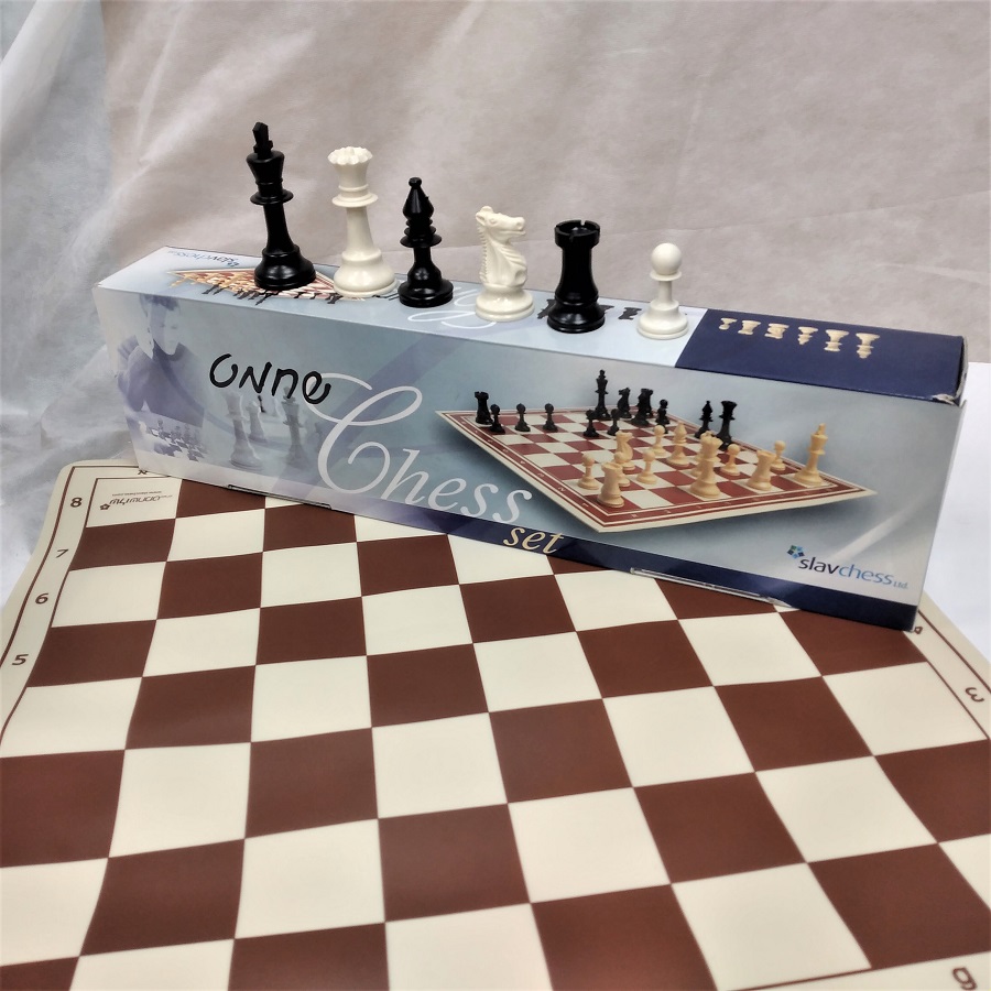 ערכת שחמט פלסטיק 93 מ''מ עם לוח סיליקון. מק''ט 4003