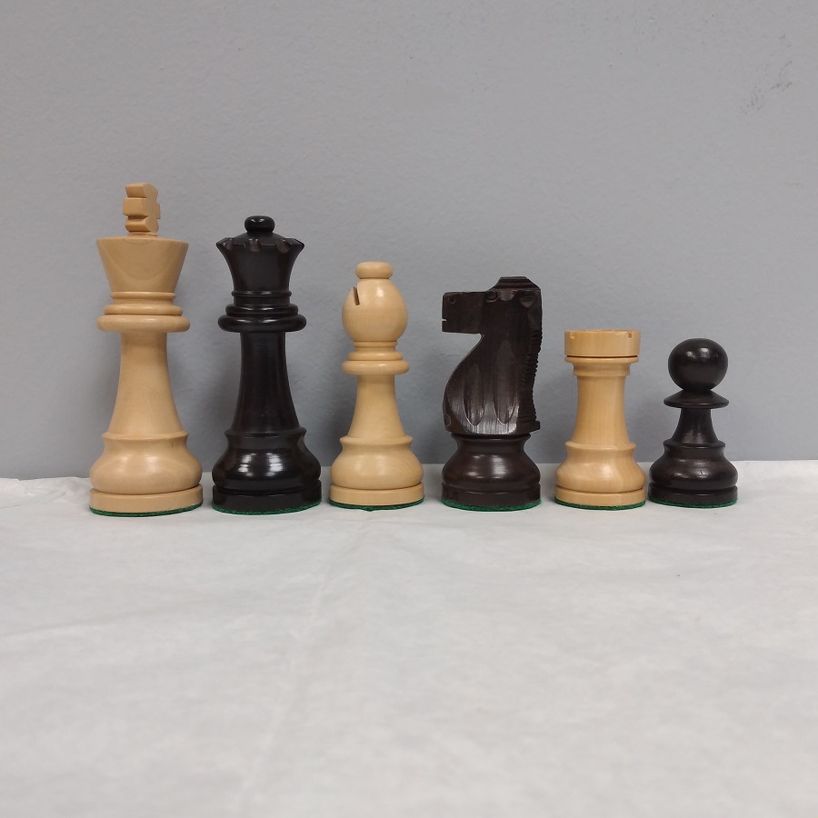 סט כלי שחמט עץ, גובה המלך 110 מ”מ, שחור לבן, סטנדרטי מעץ בוקסווד. מק”ט 4106