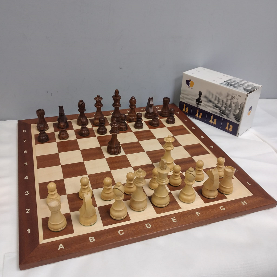 Professional wooden chess set 95 mm includes sheesham/boxwood chessmen and a 48 cm flat wooden board